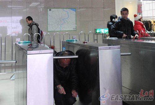 华体会体育网站_地板利润透明 地板商将目光转向楼梯(图2) 华体会网页版